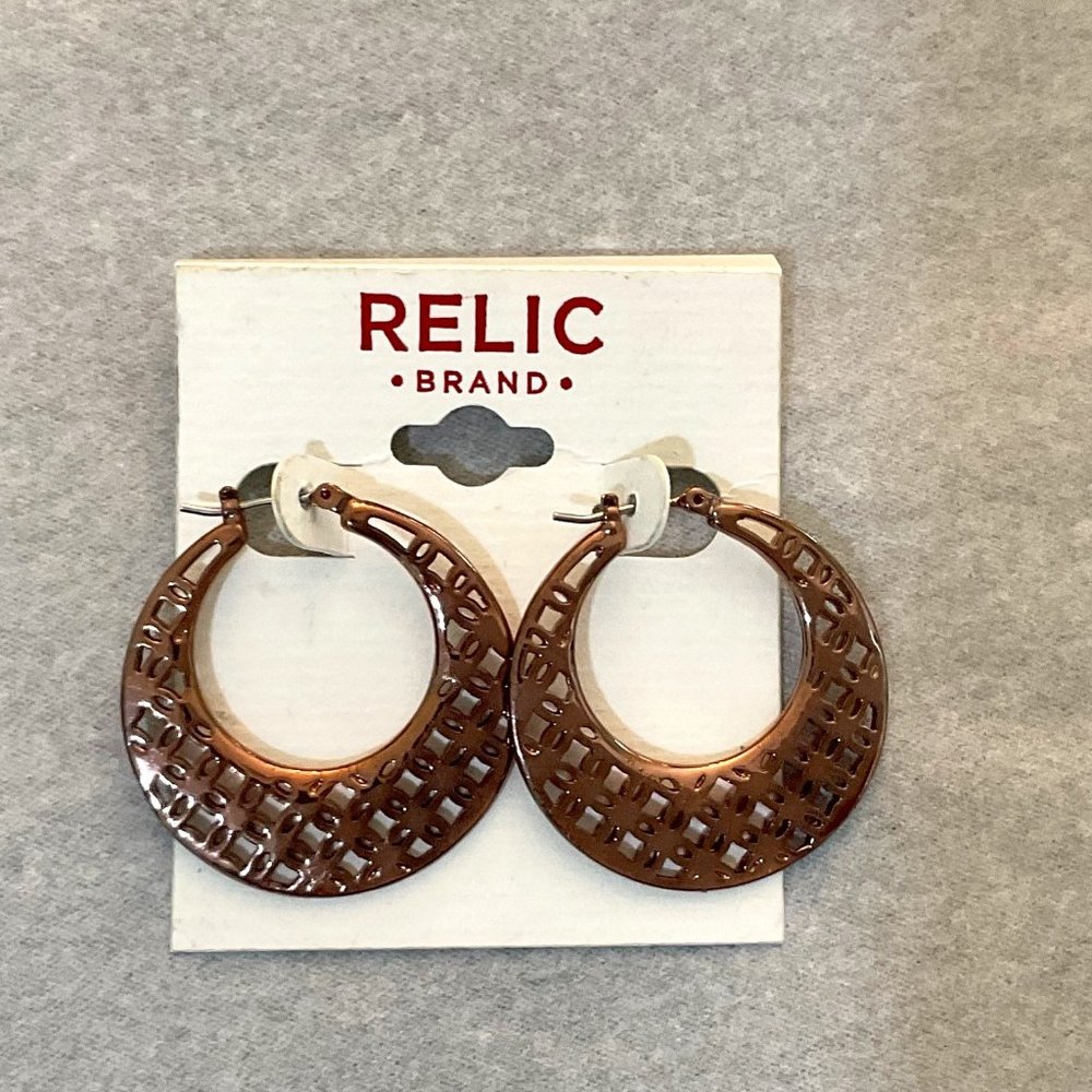 Bronze colored open weave hoop earrings by Relic